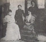 en_banfield_sanchez_con_su_mujer_y_su_prima.jpg.jpg
