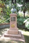 Busto_recordatorio_de_J.Arechavaleta.JPG.jpg